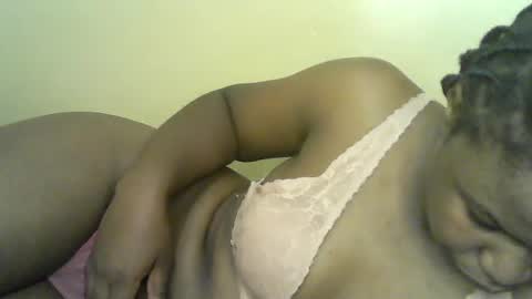 Snapshot of mystic_linna chatting on June 18, 2026, 9:09 am mystic_linna online show from June 18, 2026, 9:09 am