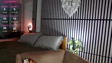 Snapshot of mystique_girl_ chatting on May 16, 2026, 7:01 pm Angeline online show from May 16, 2026, 7:01 pm