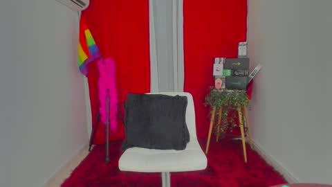   IG belladanielab online show from December 5, 2024, 4:53 am