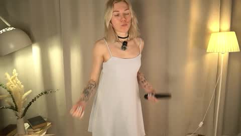 Snapshot of myviolet_rush chatting on March 22, 2026, 7:39 pm Olivia or just olive online show from March 22, 2026, 7:39 pm