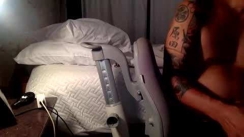 str8 dom alphaAsian Daddy type. sorry not bi or  curious but i dont judgediscrimenate. online show from November 19, 2025, 3:23 pm