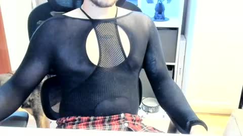 Snapshot of mz95boy chatting on August 4, 2026, 11:57 am mz95boy online show from August 4, 2026, 11:57 am