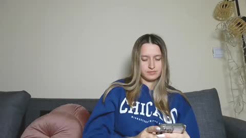 Eva online show from December 15, 2024, 7:42 pm