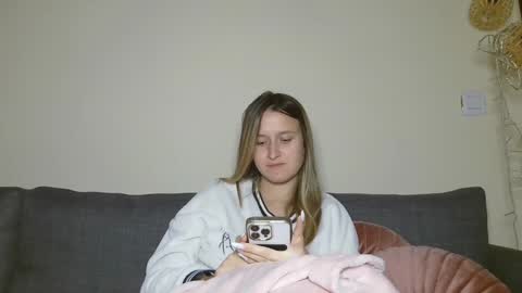 Eva online show from December 16, 2024, 9:09 pm