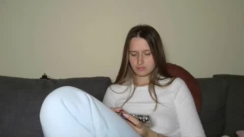 Eva online show from February 15, 2025, 10:42 pm