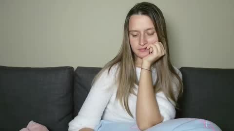 Eva online show from March 6, 2025, 9:20 pm