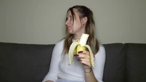 Eva online show from March 9, 2025, 8:31 pm