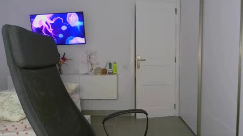 Eva online show from October 22, 2025, 8:41 pm