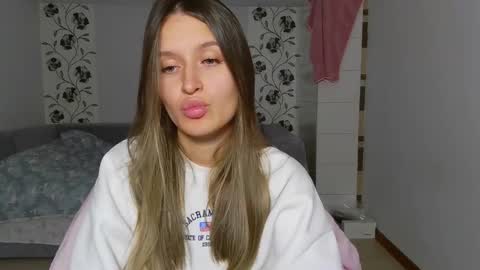 Snapshot of n0names chatting on November 21, 2025, 3:22 pm Eva online show from November 21, 2025, 3:22 pm