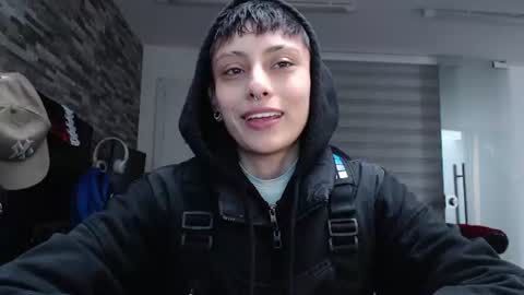 Snapshot of n3utro444 chatting on July 27, 2026, 2:24 pm n3utro444 online show from July 27, 2026, 2:24 pm