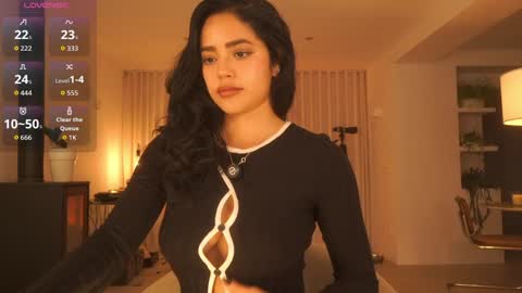 Snapshot of n_o_v_a chatting on November 7, 2025, 8:31 pm Nova online show from November 7, 2025, 8:31 pm