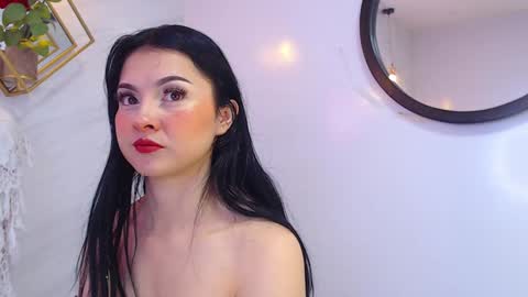 Snapshot of naamah_b chatting on December 3, 2024, 1:21 pm naamah_b online show from December 3, 2024, 1:21 pm