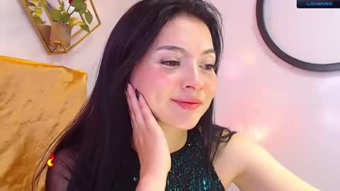 Snapshot of naamah_b chatting on January 18, 2025, 2:02 pm naamah_b online show from January 18, 2025, 2:02 pm