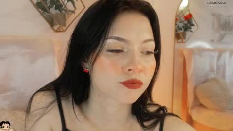 Snapshot of naamah_b chatting on September 12, 2025, 2:39 pm naamah_b online show from September 12, 2025, 2:39 pm
