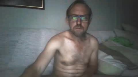 nachtigall25 online show from September 24, 2025, 10:57 pm