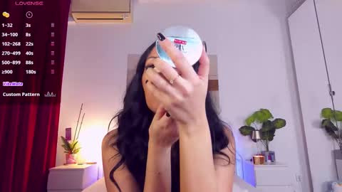 Nadia online show from November 24, 2025, 5:34 pm