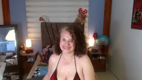 nadia_84 online show from September 23, 2025, 7:28 pm