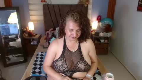 nadia_84 online show from September 24, 2025, 7:50 pm