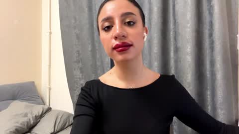 Snapshot of nadinevanni chatting on July 10, 2026, 4:31 pm Leya online show from July 10, 2026, 4:31 pm