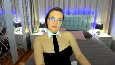 NadinGracefull online show from May 25, 2026, 10:05 pm