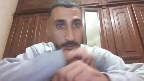 V online show from November 30, 2025, 4:44 pm