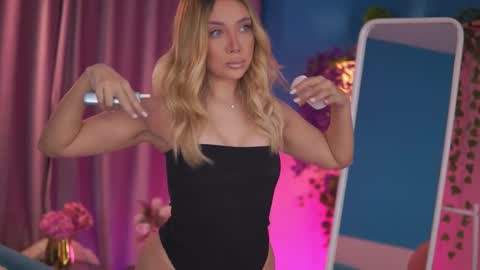 Snapshot of nadyablue chatting on February 15, 2026, 5:04 am Nadia online show from February 15, 2026, 5:04 am