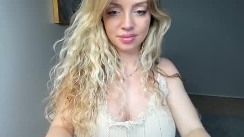 Nadyasoft online show from January 15, 2025, 4:43 pm