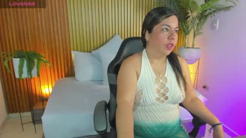 N A H I A online show from April 11, 2026, 2:05 am