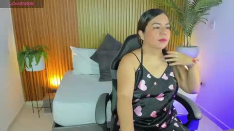 Snapshot of nahia_13 chatting on June 19, 2026, 12:09 pm N A H I A online show from June 19, 2026, 12:09 pm