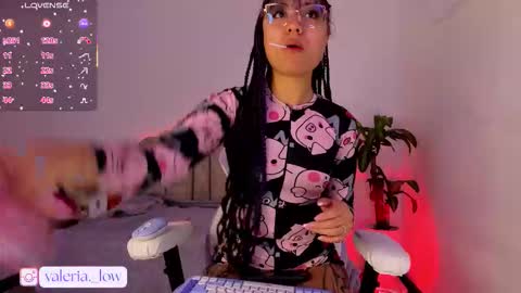 Snapshot of nahia_low chatting on October 4, 2025, 1:36 am  Valeria  online show from October 4, 2025, 1:36 am