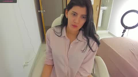 independent model online show from February 12, 2025, 4:23 am