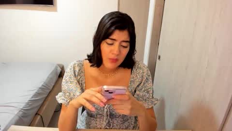 independent model online show from March 25, 2026, 6:58 pm