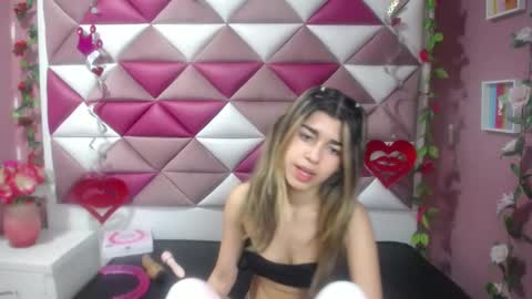 NahomiConnorr online show from January 8, 2025, 1:31 pm