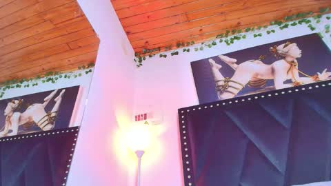 Naia x online show from February 6, 2026, 9:51 pm