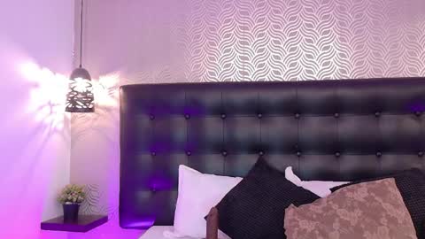 naiaramasson_ online show from May 26, 2026, 12:12 pm