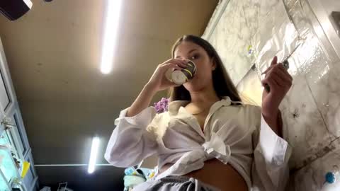 Asya online show from November 2, 2025, 6:49 am