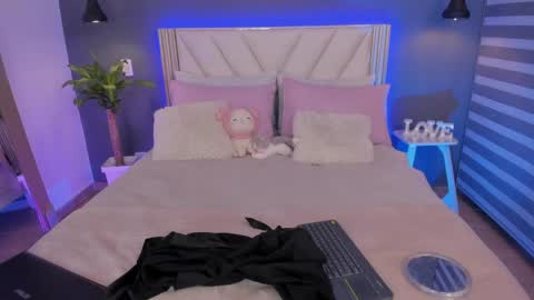 Naisha Ford online show from April 9, 2026, 5:40 am