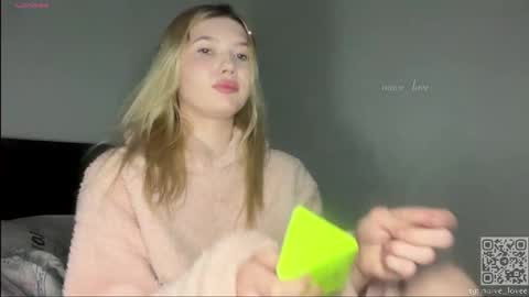 Mia  guest- Eva from DOUBLECUTIES online show from February 20, 2026, 1:00 pm