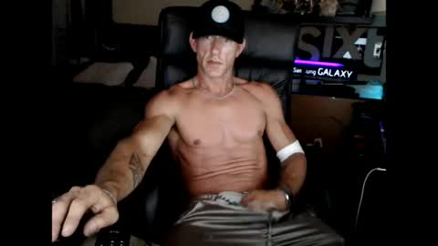 Snapshot of nakedoutsdeurwndw chatting on May 6, 2026, 9:09 pm nakedoutsdeurwndw online show from May 6, 2026, 9:09 pm