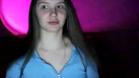 Lola online show from March 31, 2026, 3:01 pm