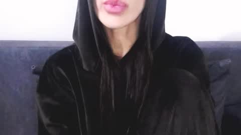 Lady online show from February 5, 2026, 4:33 pm