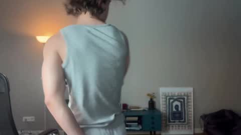 Snapshot of namiraaxel chatting on February 8, 2025, 6:22 am Georges online show from February 8, 2025, 6:22 am