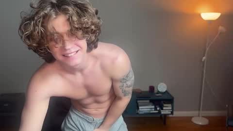 Snapshot of namiraaxel chatting on March 10, 2025, 8:12 pm Georges online show from March 10, 2025, 8:12 pm