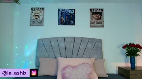 NamiThompson online show from April 26, 2026, 9:56 pm