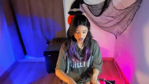 Nana  Natalia online show from October 27, 2025, 10:58 pm