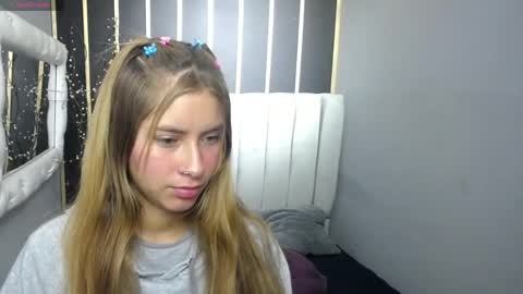 Snapshot of nancy_blonde chatting on April 24, 2026, 12:40 pm nancy blonde online show from April 24, 2026, 12:40 pm