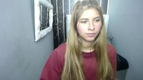 Snapshot of nancy_blonde chatting on April 27, 2026, 12:47 pm nancy blonde online show from April 27, 2026, 12:47 pm