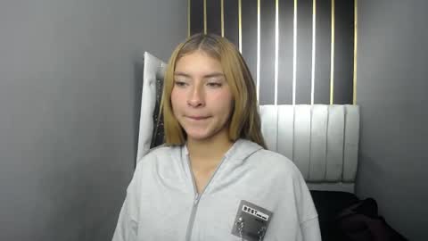 Snapshot of nancy_blonde chatting on May 21, 2026, 12:01 pm nancy blonde online show from May 21, 2026, 12:01 pm