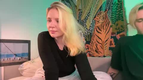 Snapshot of nancy_witch chatting on September 9, 2025, 4:28 pm Nancy and Archi online show from September 9, 2025, 4:28 pm