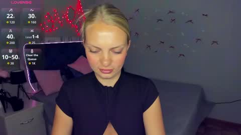 Snapshot of nancysummer chatting on July 17, 2026, 10:11 am NancySummer online show from July 17, 2026, 10:11 am
